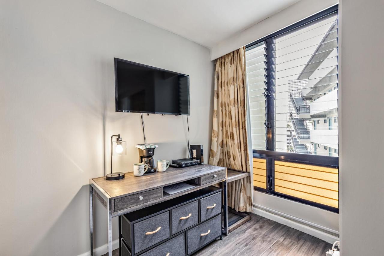 Inviting Waikiki Grand Hotel Room One Block To Beach! Honolulu Bagian luar foto